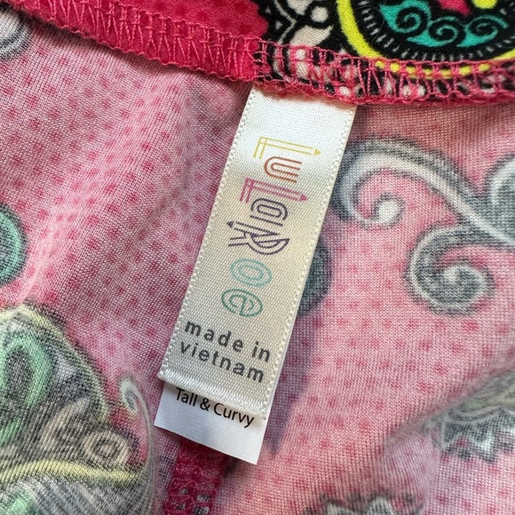 LuLaRoe Tall & Curvy Plus Size 1X Vibrant Pink Polka Dot Paisley Floral Leggings - Picture 9 of 10